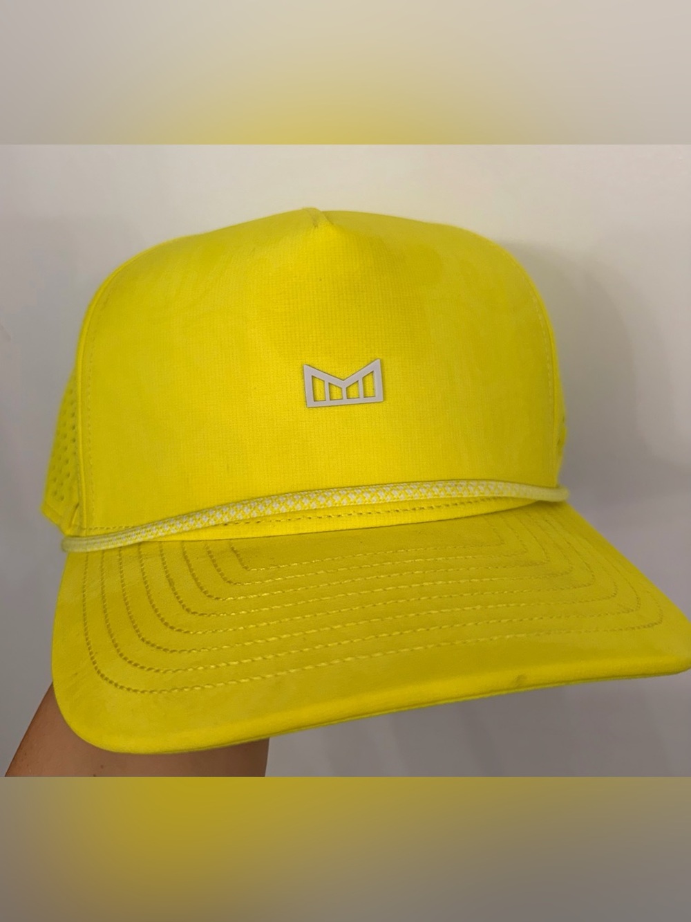 NWT Melin Hydro Odyssey Links NEOY Hat Neon Yellow Size XL